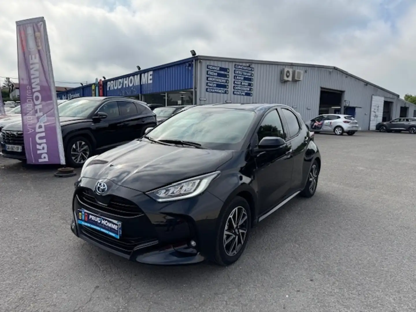 Toyota Yaris 116H COLLECTION 5P HYBRIDE Noir - 1