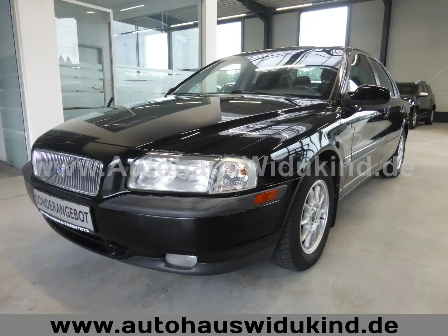 Volvo S80 Lim. 2.4 Autom. Klimaaut. AHK nur 138 000 km Чорний - 1