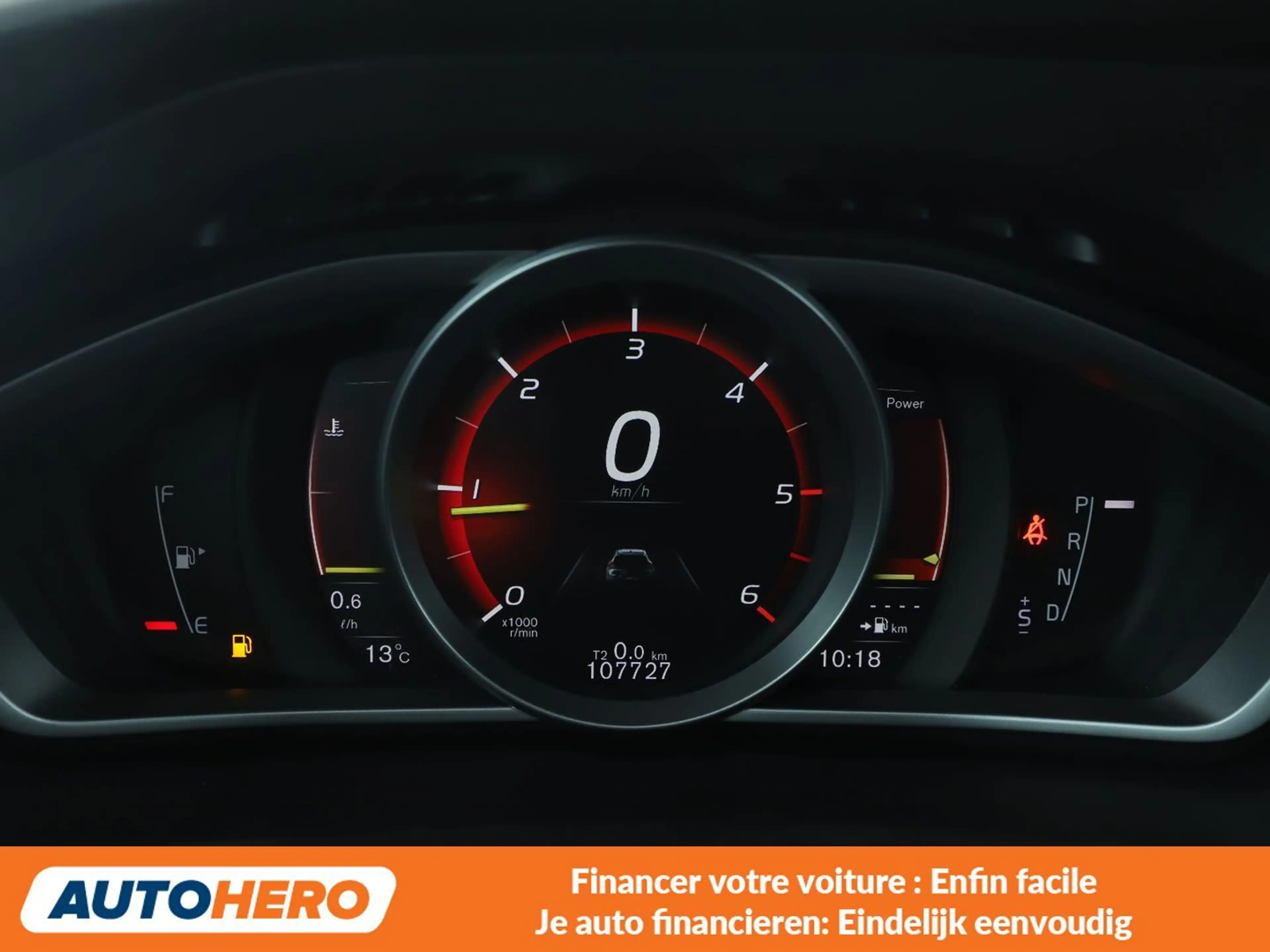 Volvo V40 Cross Country 2.0 D2 — photo 6