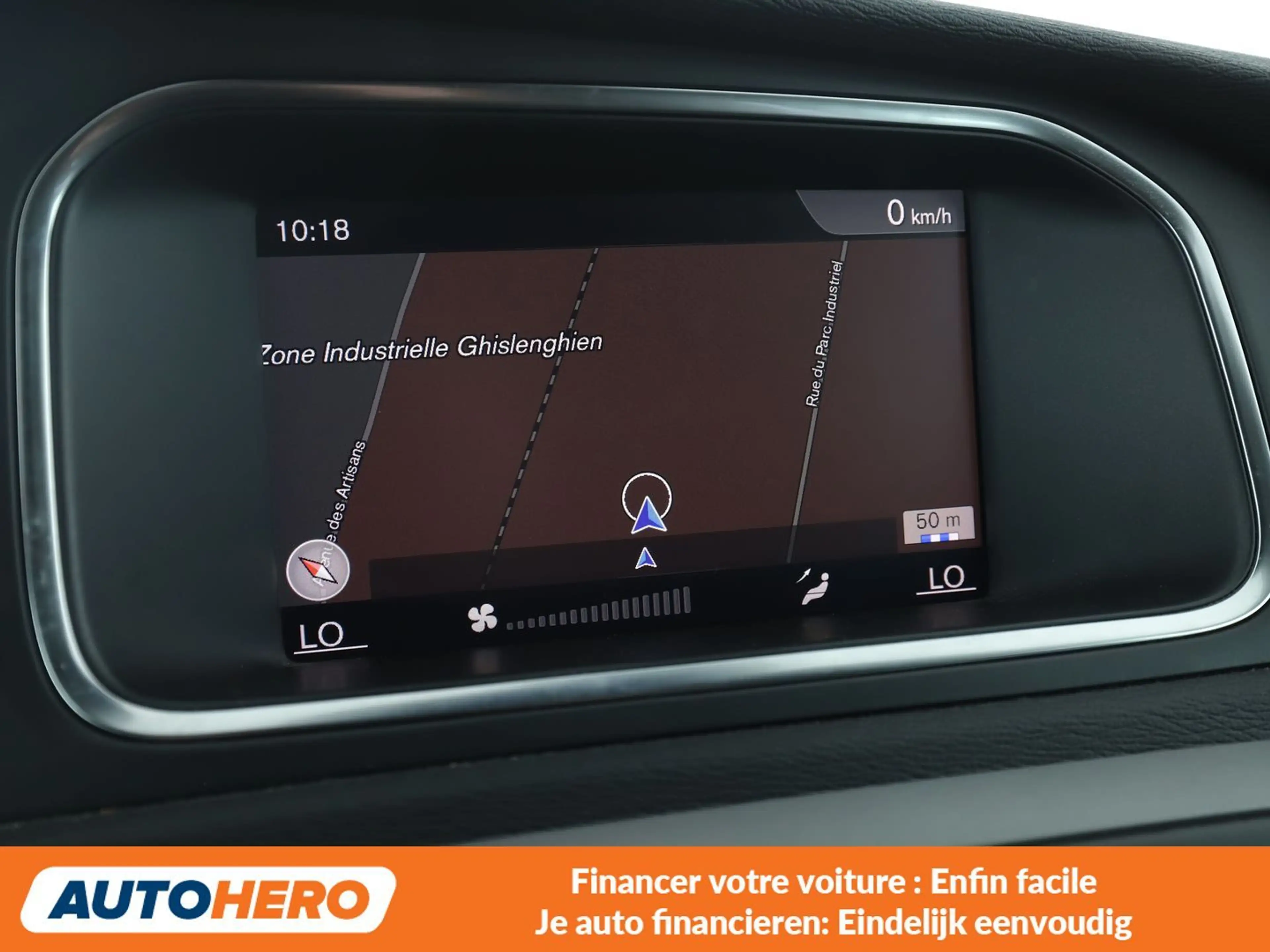Volvo V40 Cross Country 2.0 D2 — photo 7