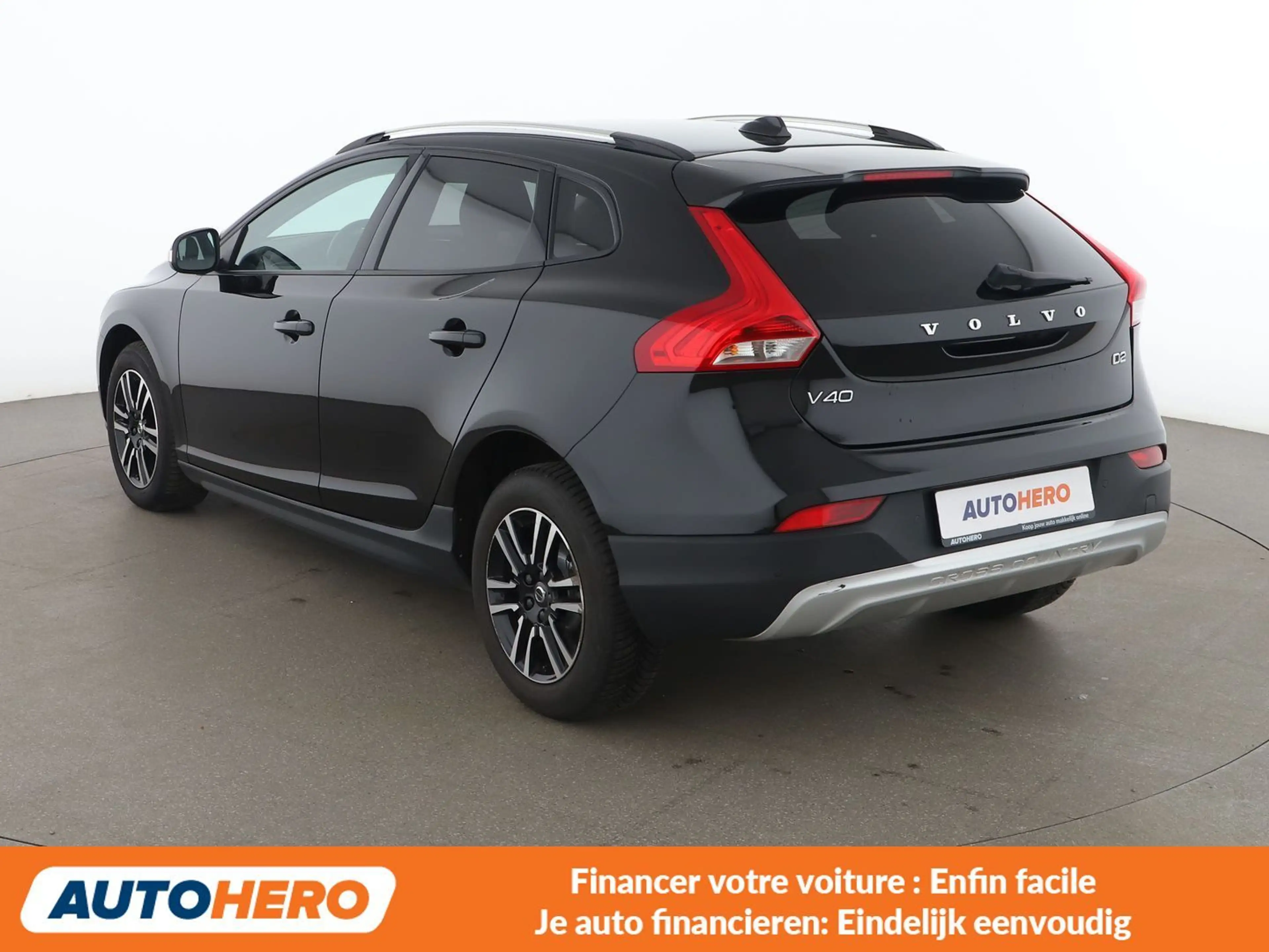 Volvo V40 Cross Country 2.0 D2 — photo 4