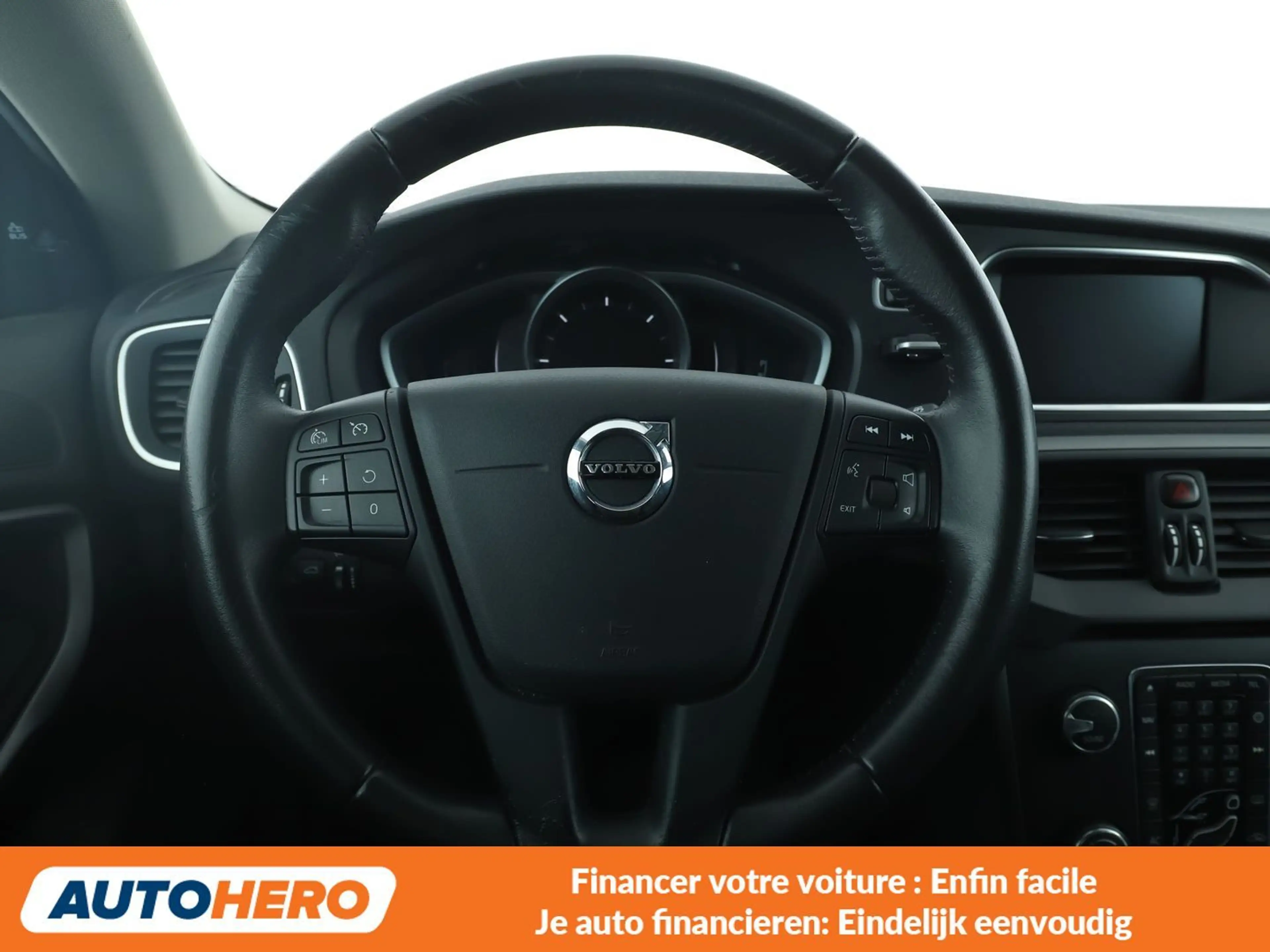 Volvo V40 Cross Country 2.0 D2 — photo 5
