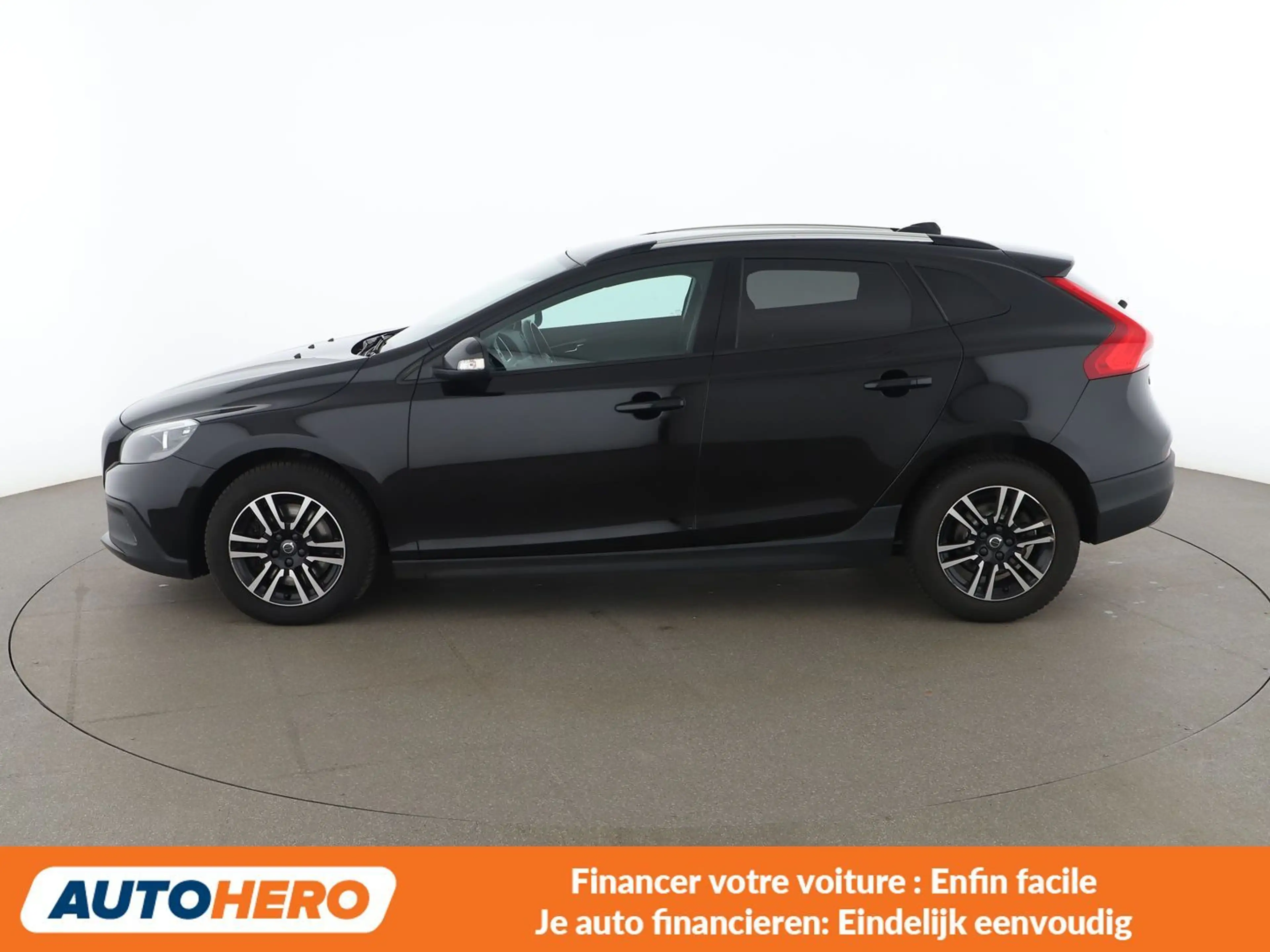 Volvo V40 Cross Country 2.0 D2 — photo 3