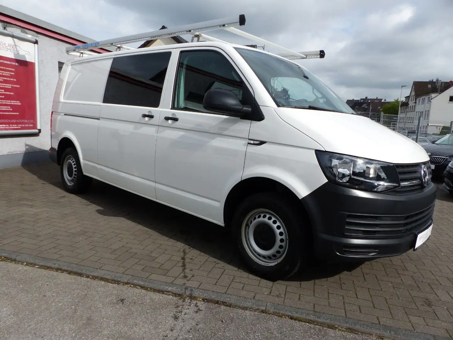 Volkswagen T6 Transporter lang, Standh., Navi, Klima, AHK Weiß - 2
