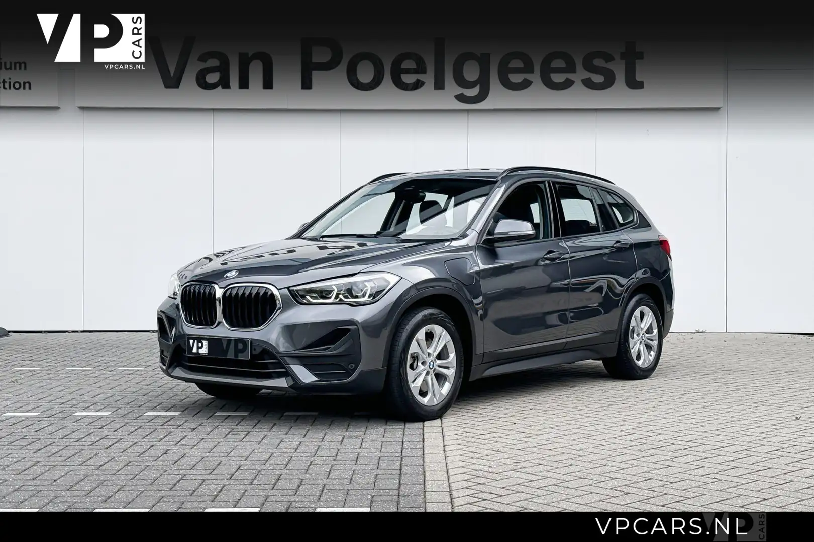 BMW X1 xDrive25e Head Up | Leder | Navigatie Plus | Grijs - 1