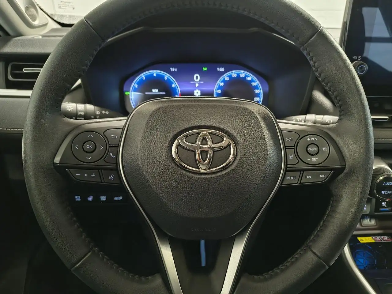 Toyota RAV 4 снимка Toyota RAV 4