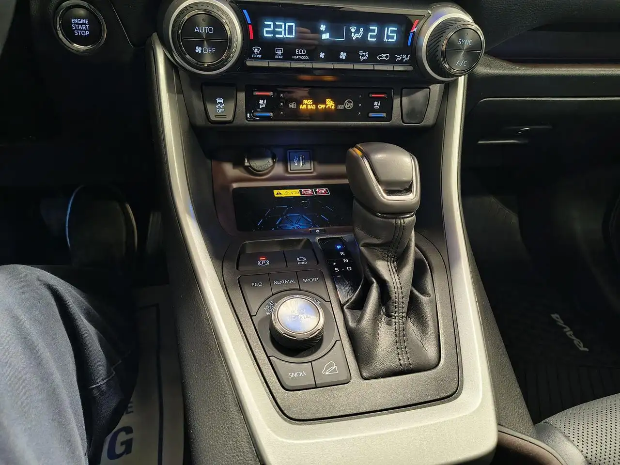 Toyota RAV 4 снимка Toyota RAV 4