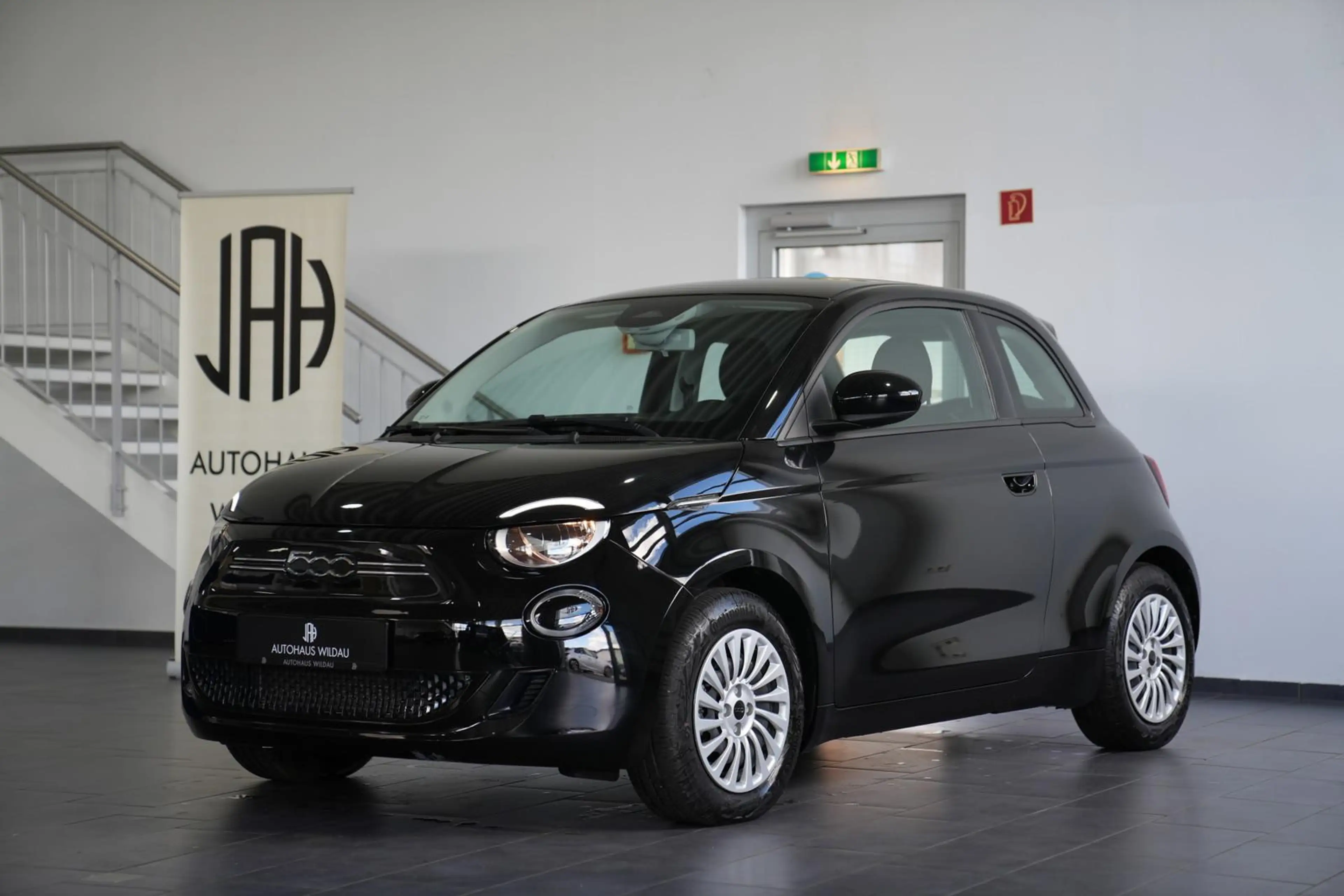 Fiat 500e 500 e Action — photo 3