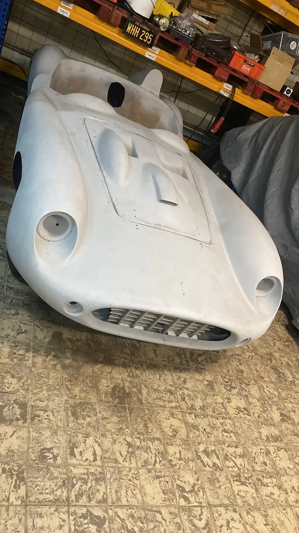 Triumph TR4 Devin - 1
