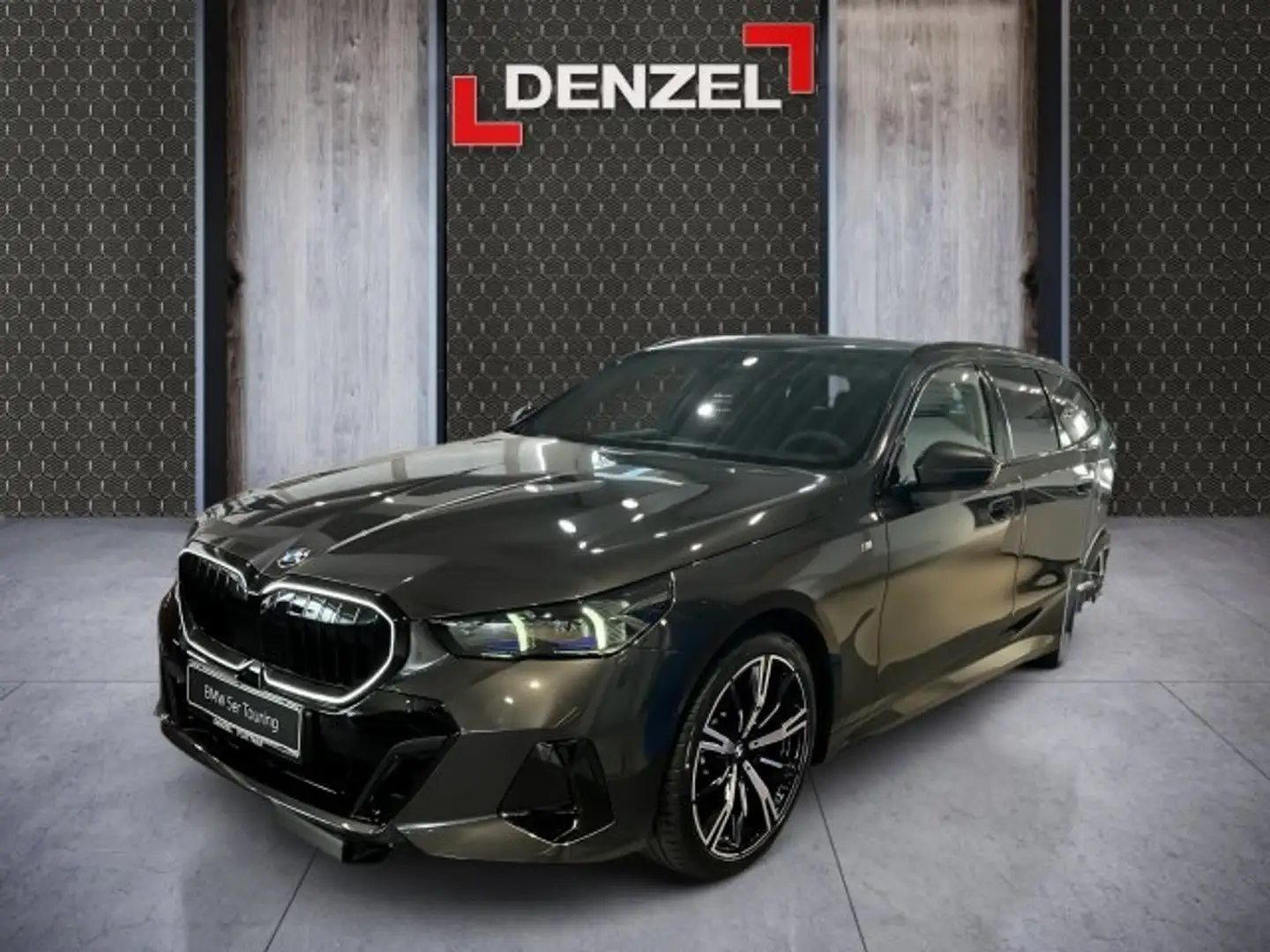BMW 520 d xDrive Touring G61 B47 Grau - 2