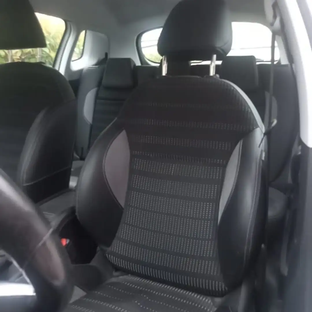 Peugeot 2008 2008 1.6 e-hdi 8v Allure s Weiß - 1