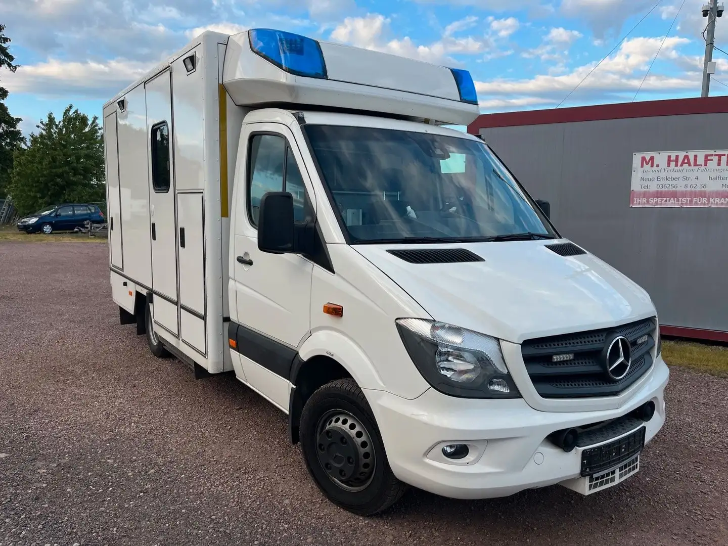 Mercedes-Benz Sprinter 516 cdi RTW mit Trage Weiß - 2