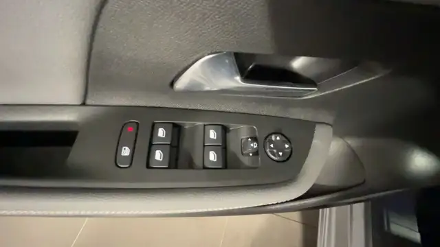 Opel Mokka-E view 18