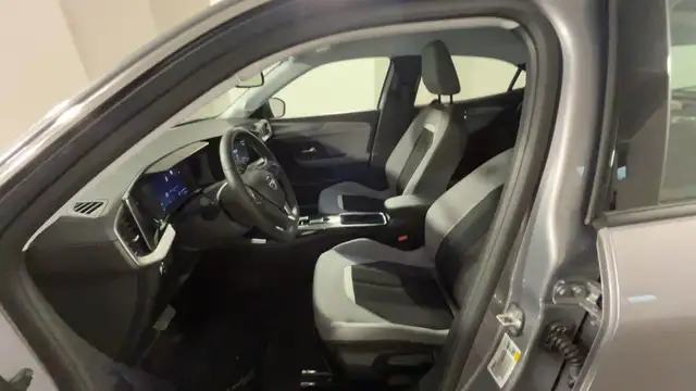 Opel Mokka-E view 8