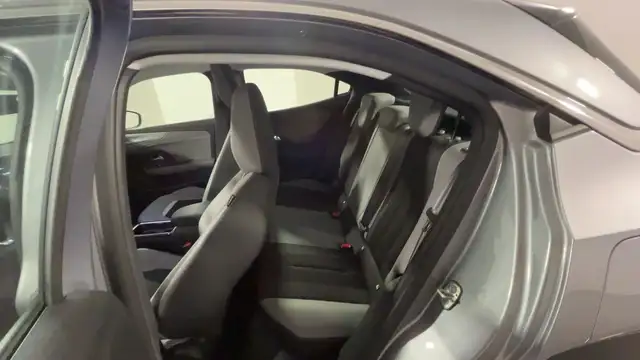 Opel Mokka-E view 9
