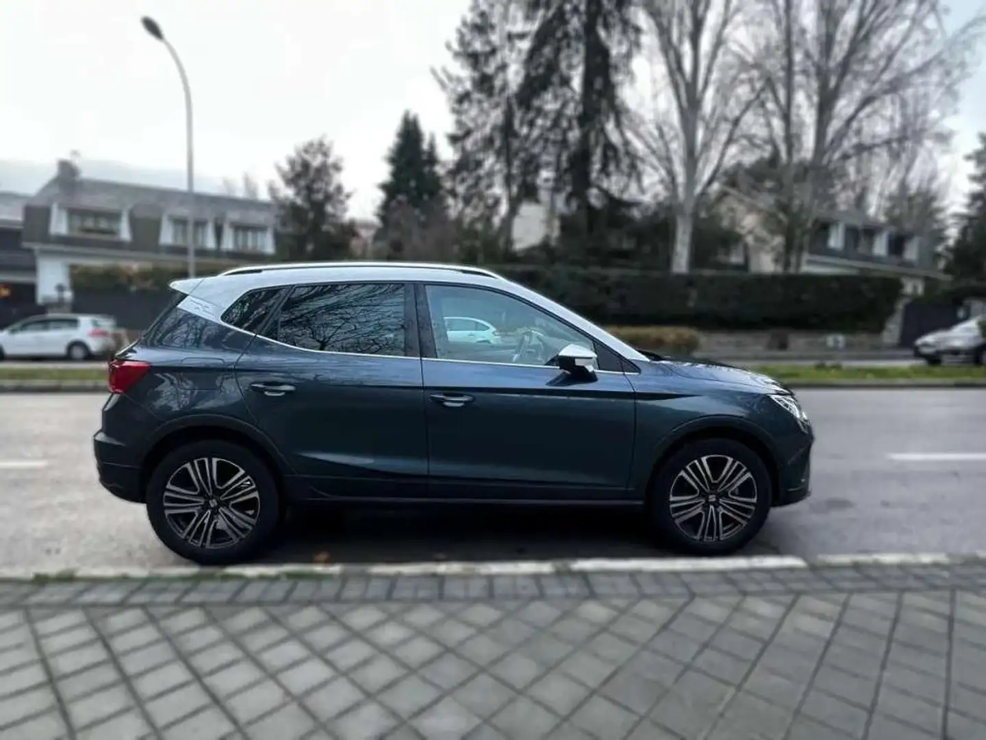 SEAT Arona 1.0 TSI FR Gris - 2