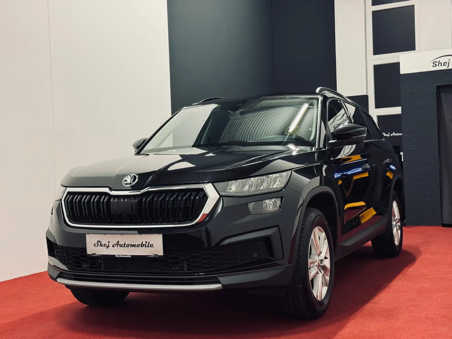 Skoda Kodiaq Ambition 4x4*Facelift*Kamera*SZH*1 Besitz* Schwarz - 1