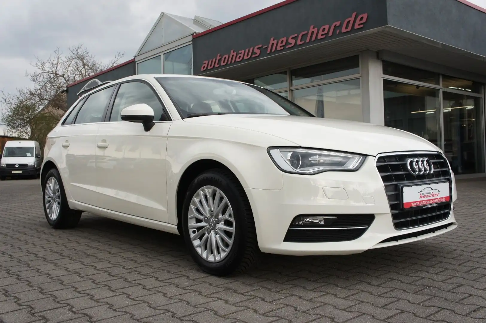 Audi A3 Sportback 1.6 TDI S-tronic *XENON*PDC* Weiß - 2