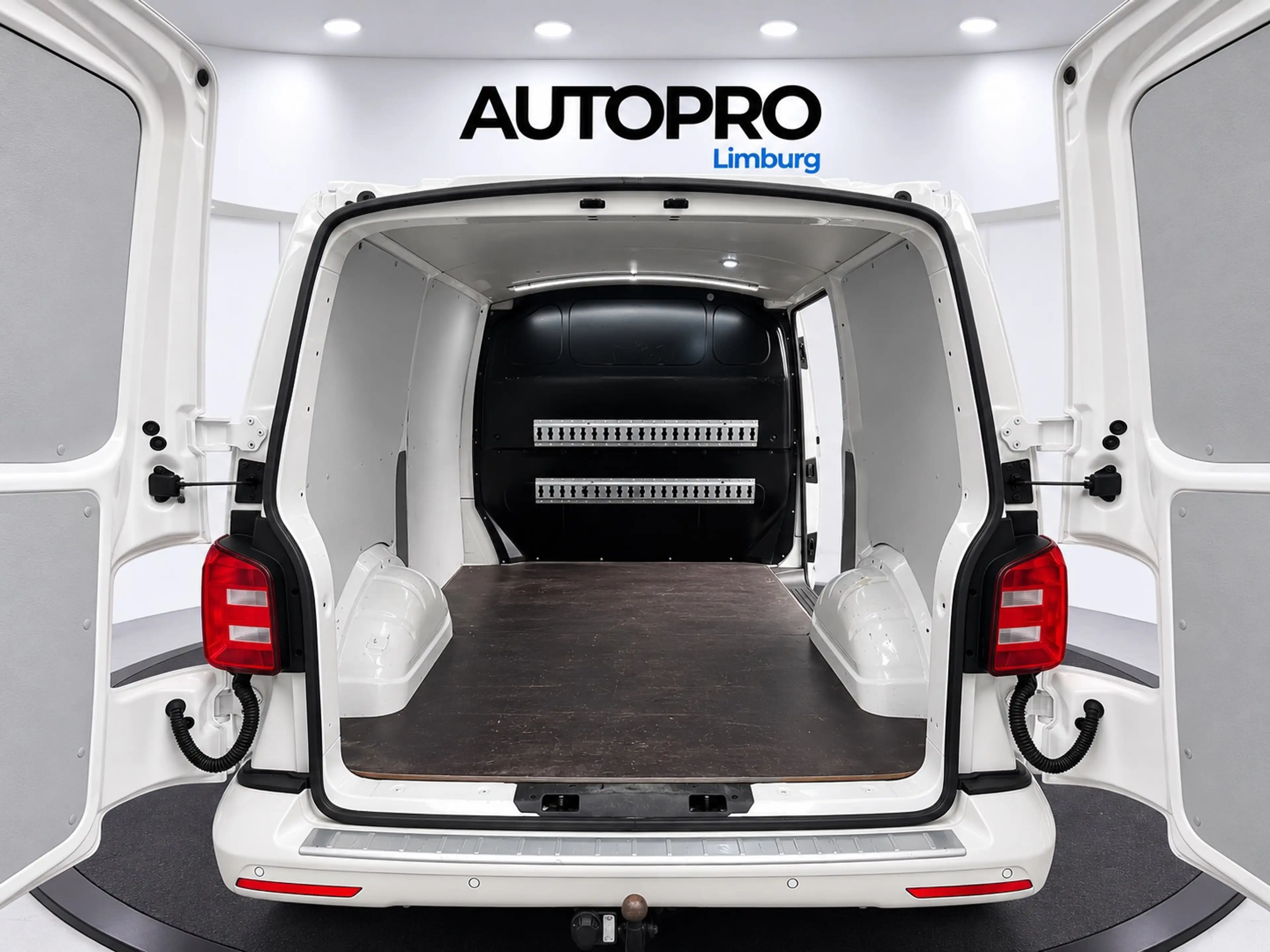 Volkswagen Transporter 2.0 TDI L1H1 28 Comfortline| DSG| Camera — photo 9