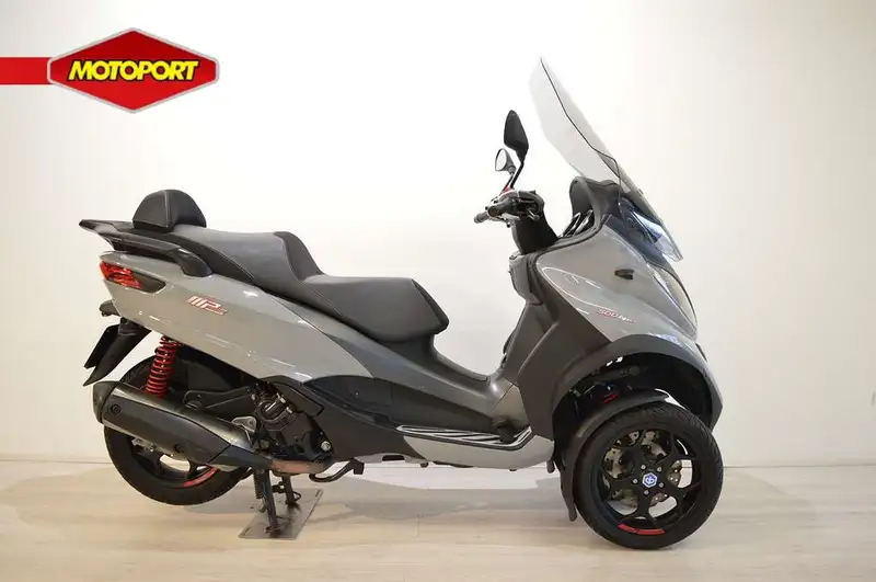 Piaggio MP3 500