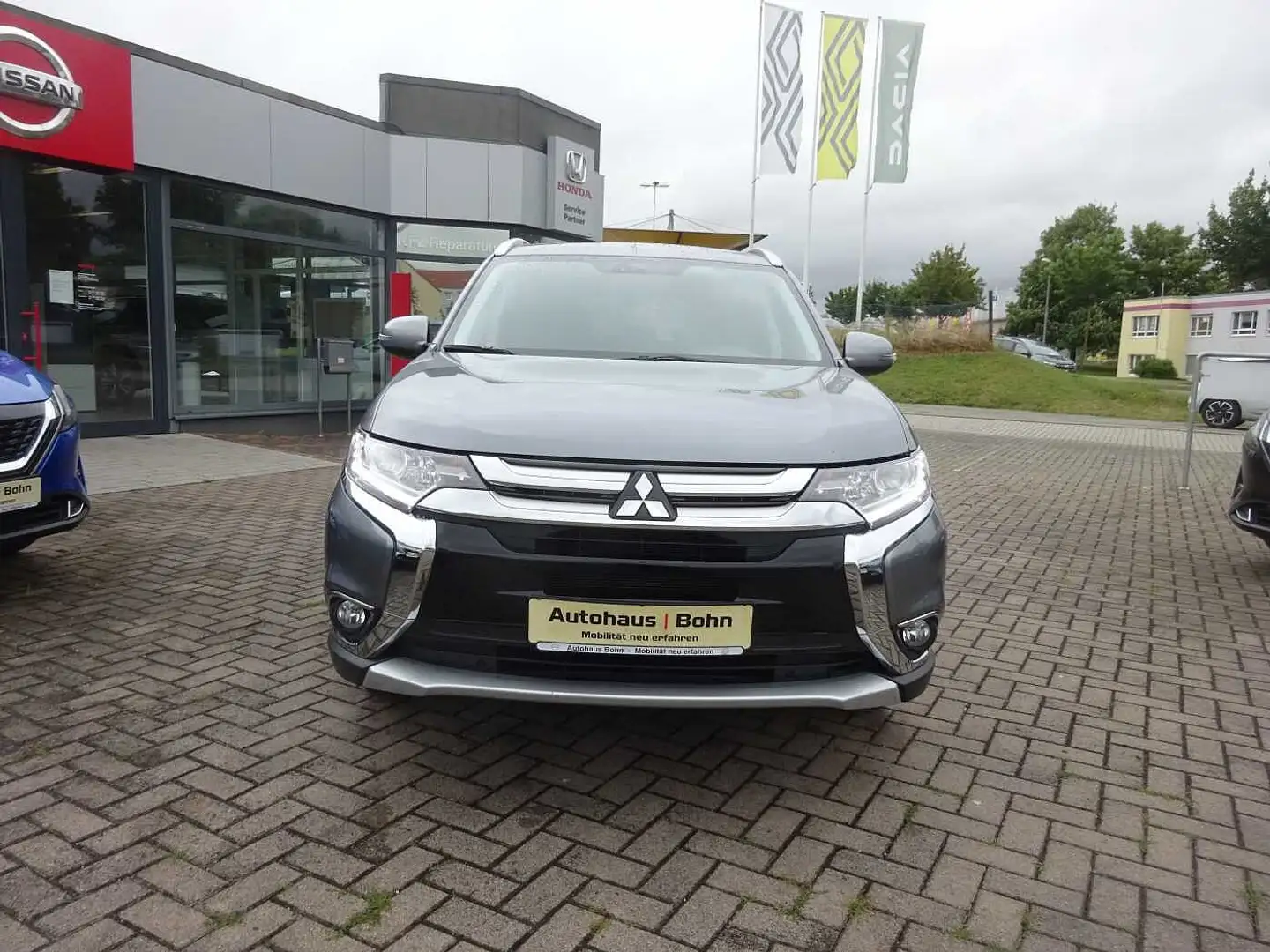 Mitsubishi Outlander 2.0 2WD EDITION 100 aus erster Hand siva - 2