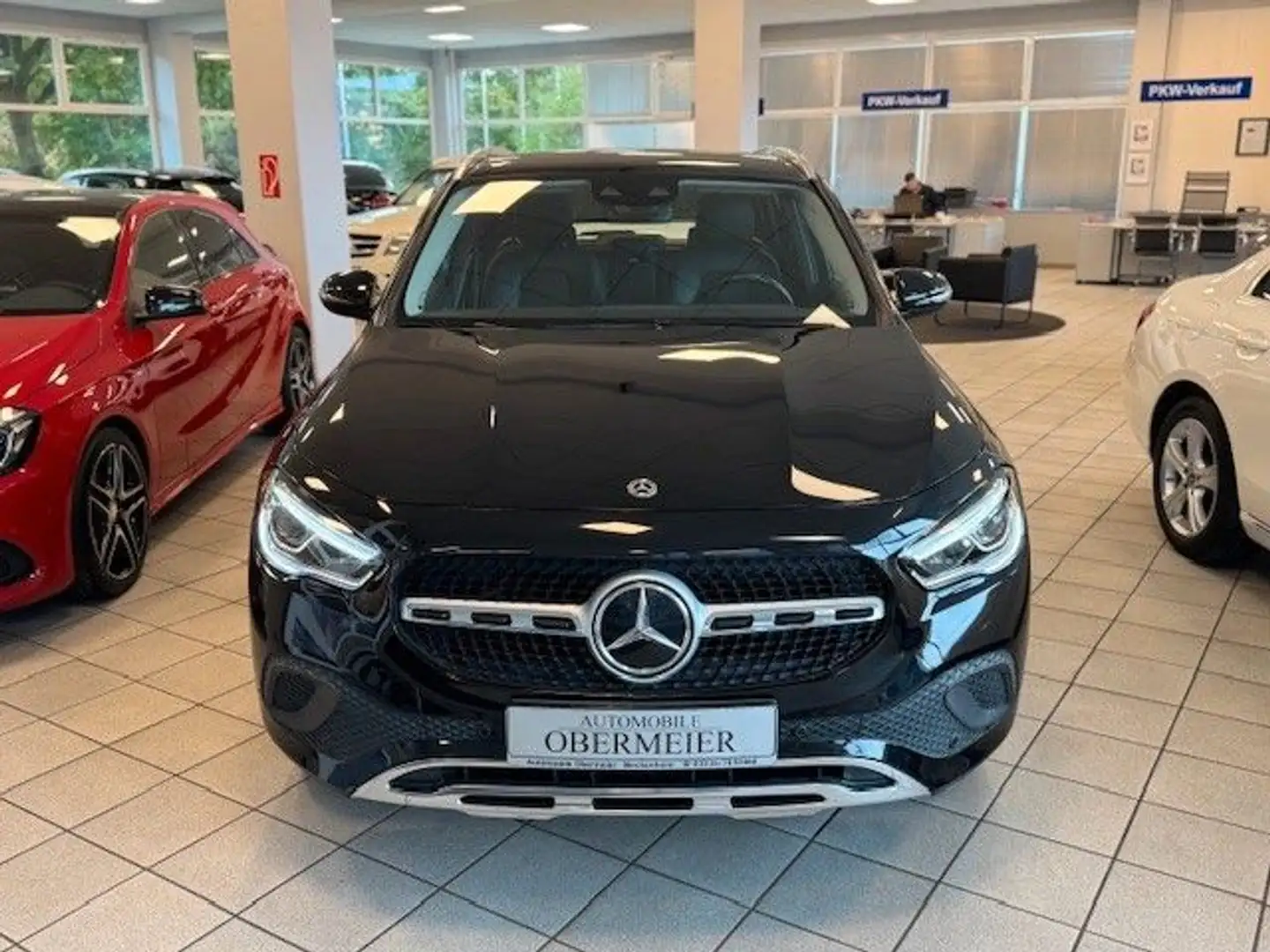 Mercedes-Benz GLA 200 Prog. 7G-DCT LED SHZ Pano MBux CarPlay Noir - 2