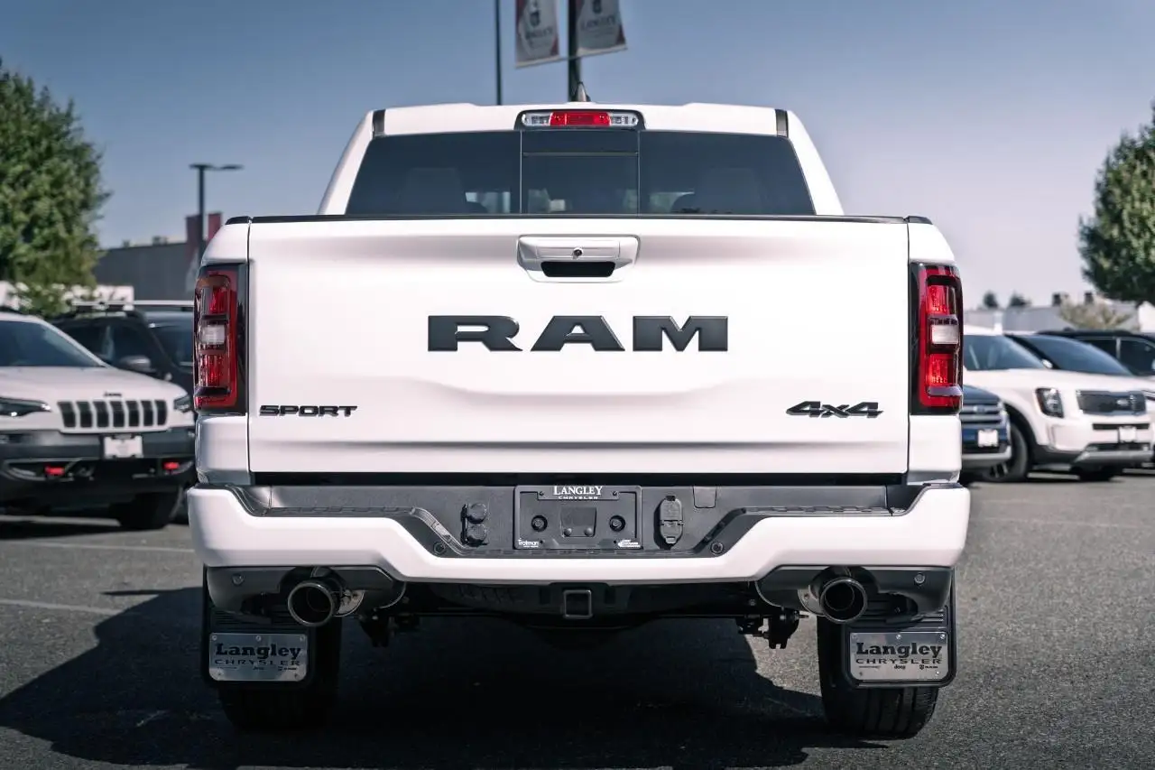 RAM 1500 снимка RAM 1500