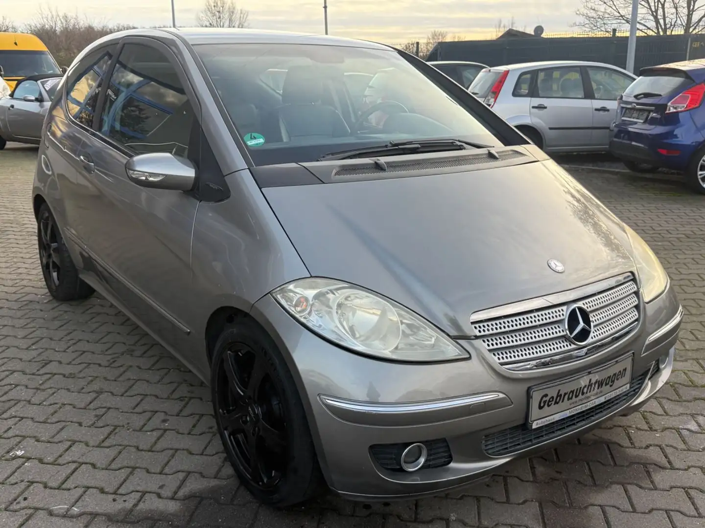 Mercedes-Benz A 200 Turbo Grau - 2