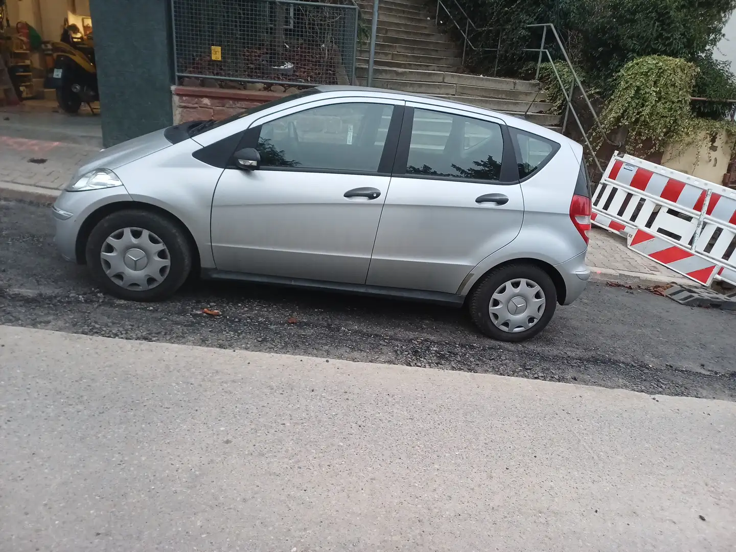 Mercedes-Benz A 150 A 150 Autotronic Elegance Silber - 1