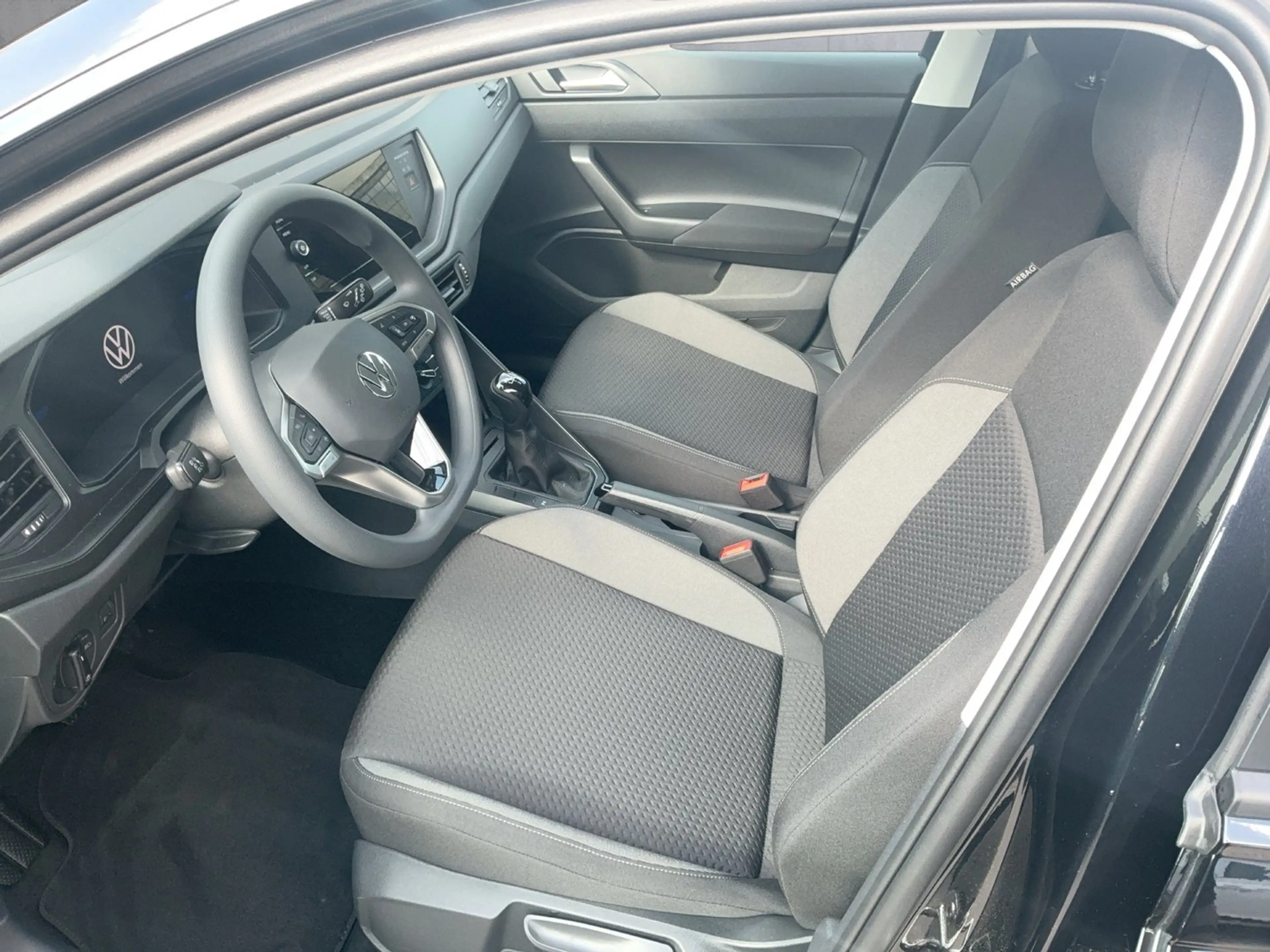 Volkswagen Taigo 4Me TSI — photo 8