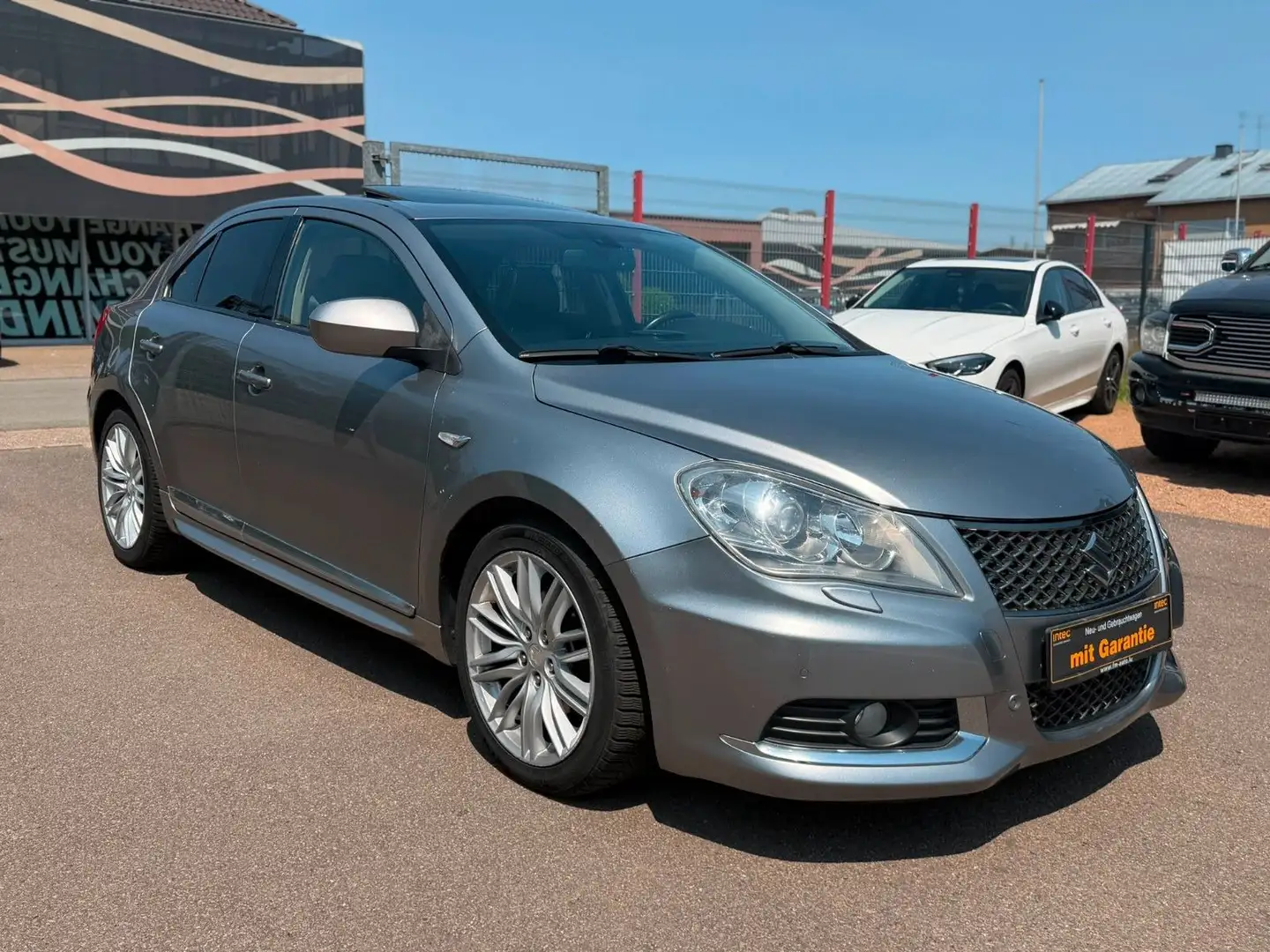 Suzuki Kizashi Sport 4x4 Automatik+Sitzheizung.+GSD Grau - 2
