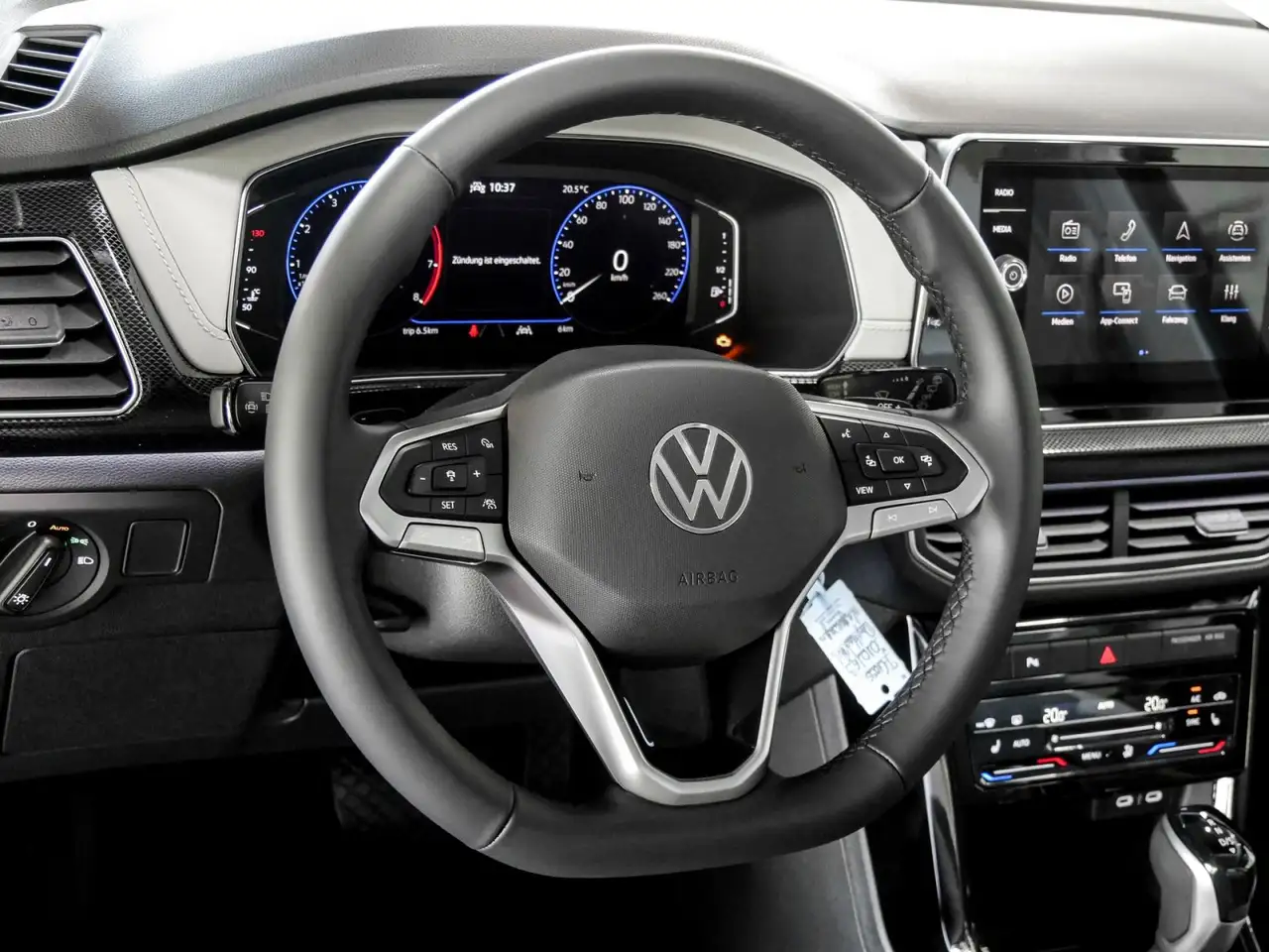 Volkswagen T-Cross Style 1.5 TSI DSG IQ.Light Navi AHK TravelAss. ... 9