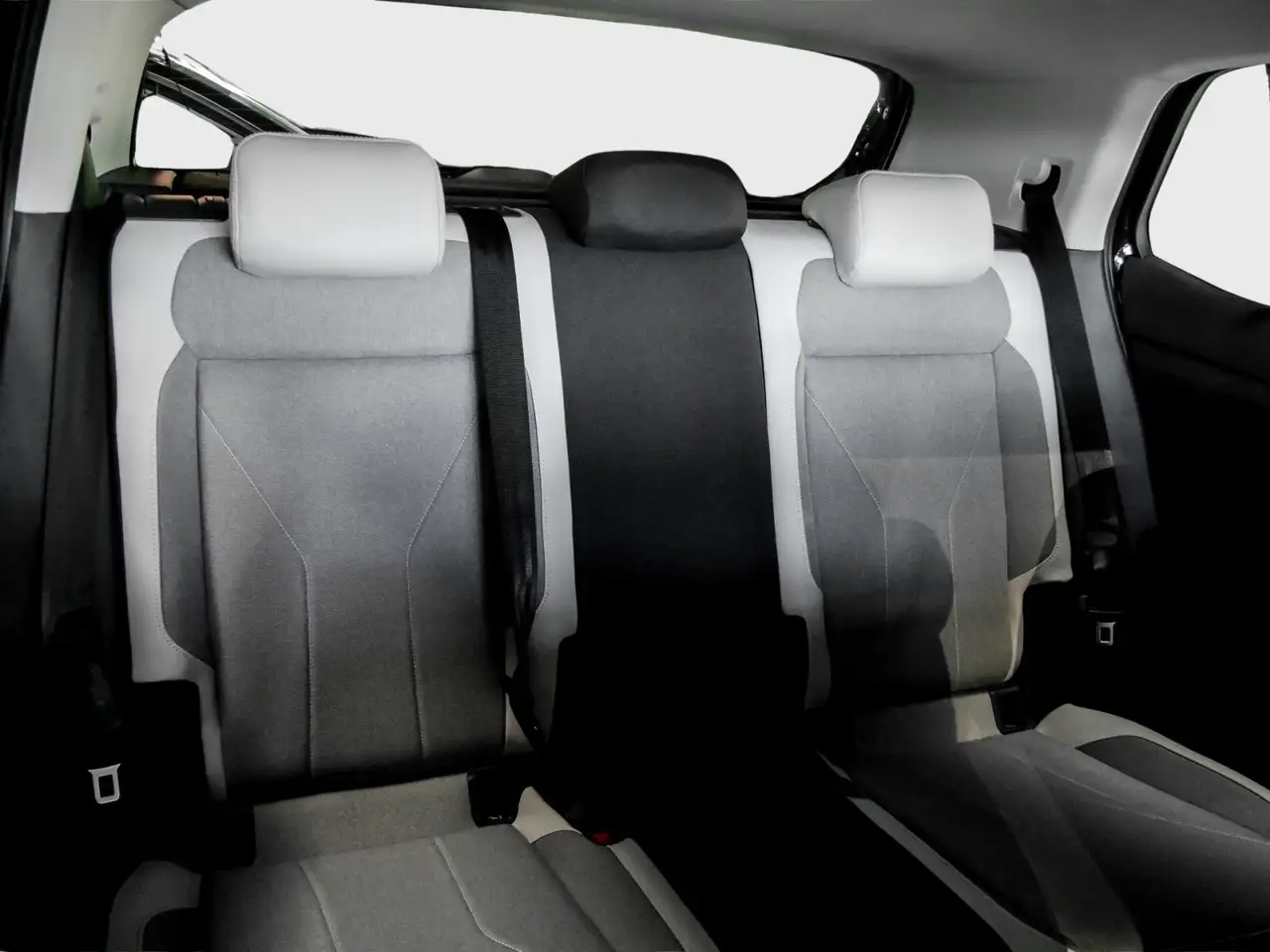 Volkswagen T-Cross Style 1.5 TSI DSG IQ.Light Navi AHK TravelAss. ... 4