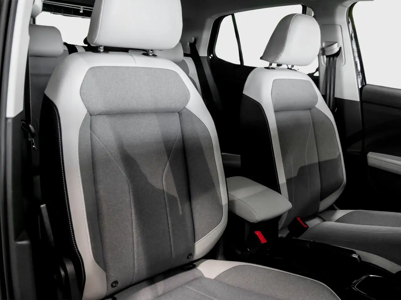 Volkswagen T-Cross Style 1.5 TSI DSG IQ.Light Navi AHK TravelAss. ... 6