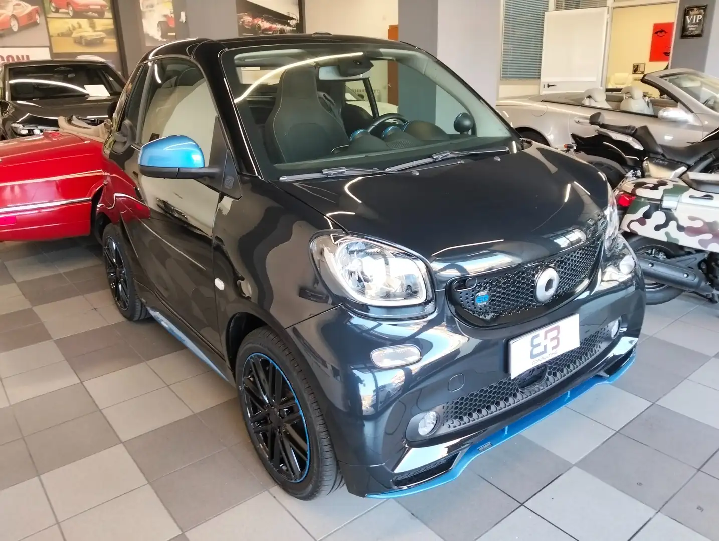 smart forTwo Cabrio eq Brabus Style my19 Plug-in Hybrid Nero - 2