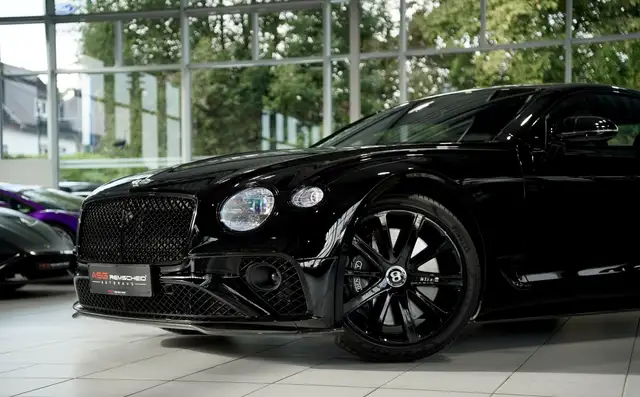 Bentley Continental GT view 3