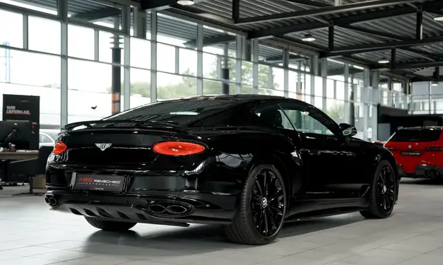 Bentley Continental GT view 8
