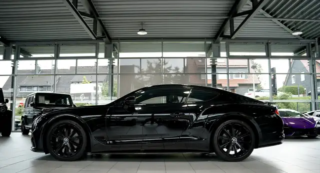 Bentley Continental GT view 11