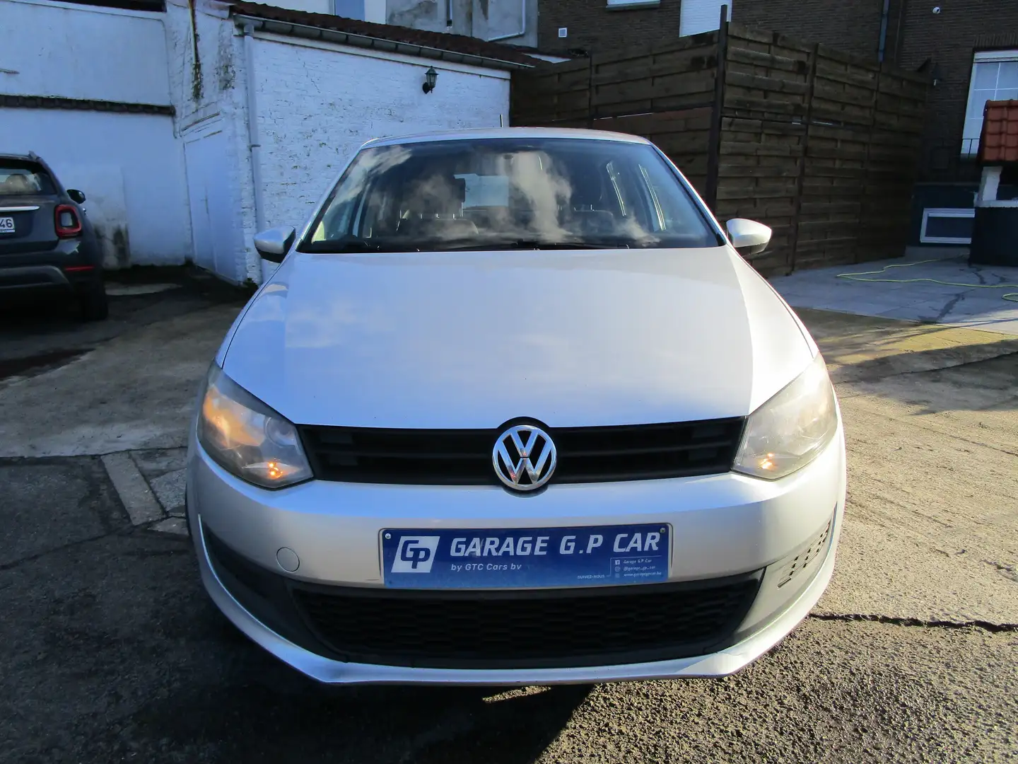 Volkswagen Polo 1.6 CR TDi Comfortline | | INJECTEUR A REMPLACER Plateado - 2