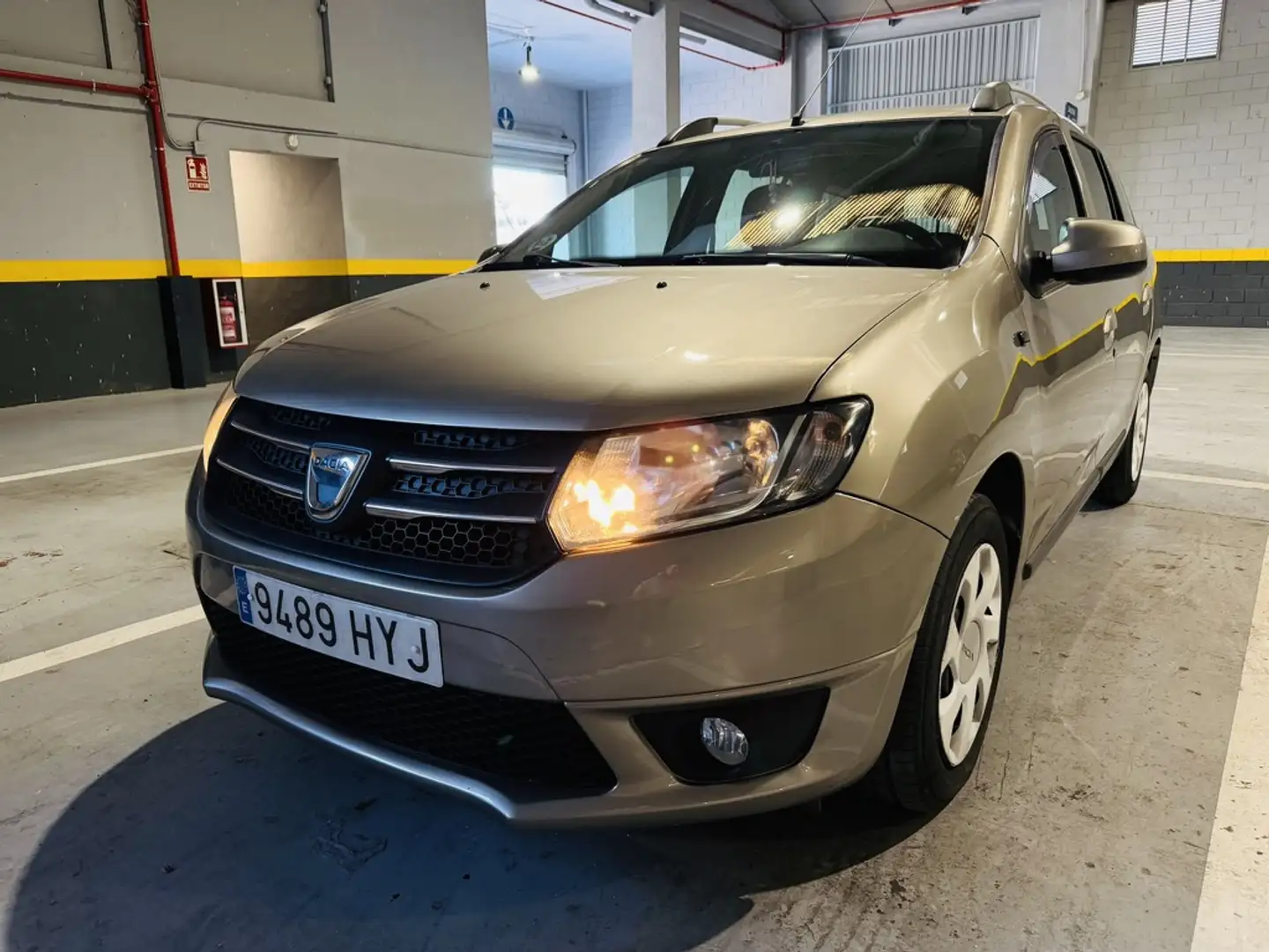 Dacia Logan Break 1.5dCi Laureate 5pl. 90 Beige - 1