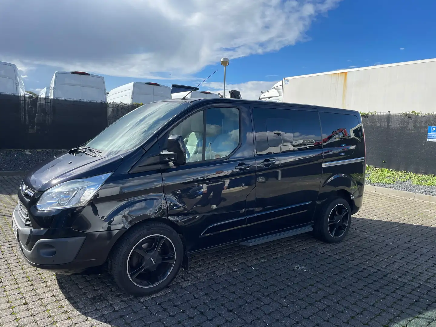 Ford Tourneo Custom Tourneo Custom 300 L1H1 VA Trend Чорний - 2
