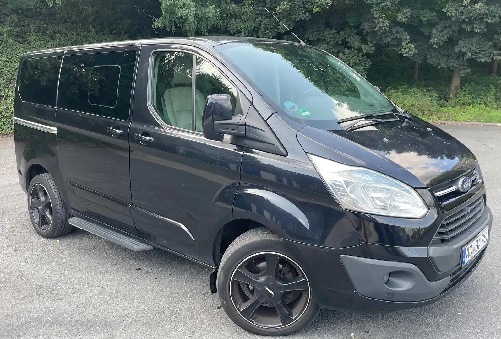 Ford Tourneo Custom Tourneo Custom 300 L1 Tourneo Titanium Schwarz - 2