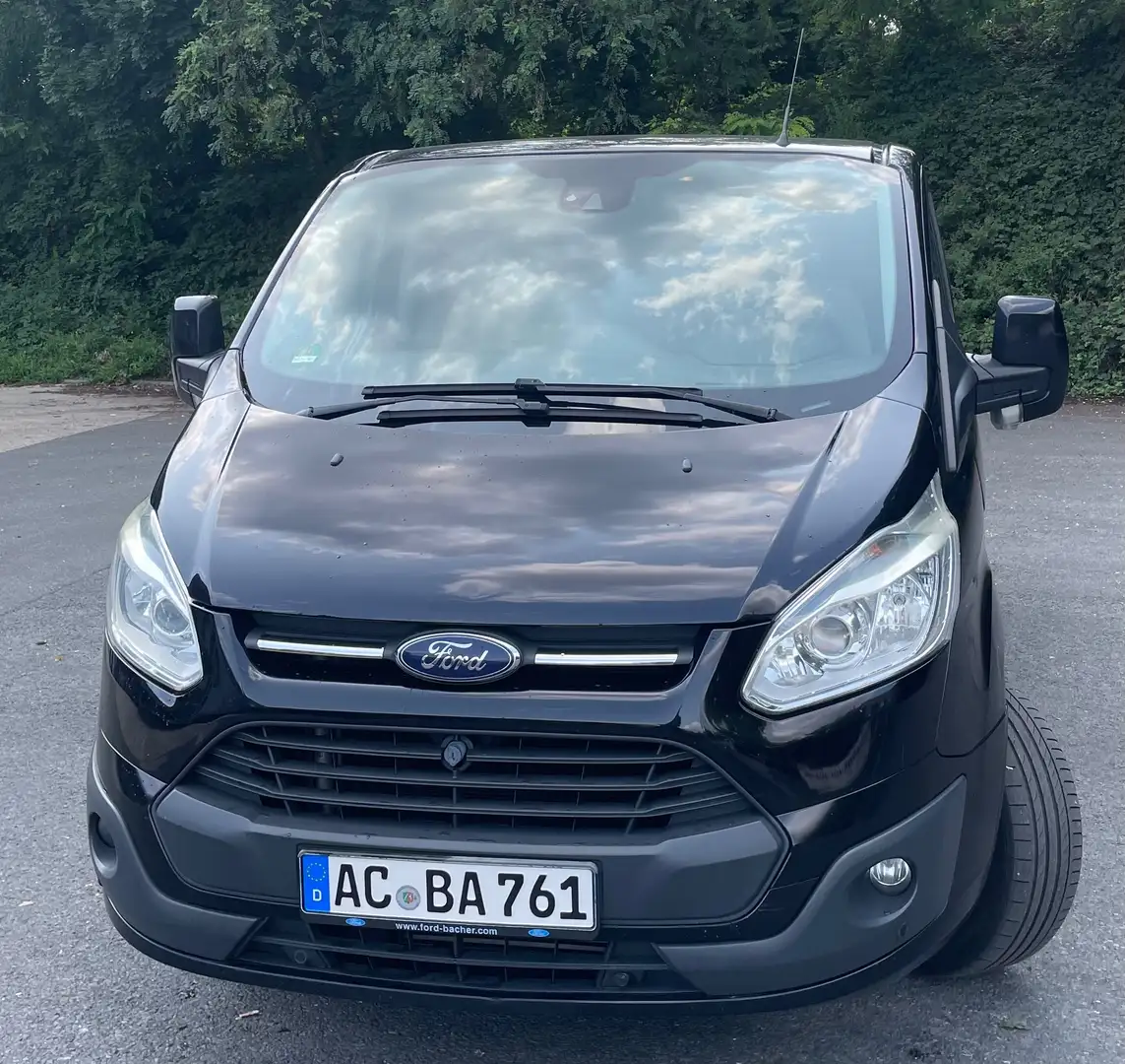 Ford Tourneo Custom Tourneo Custom 300 L1 Tourneo Titanium Fekete - 1