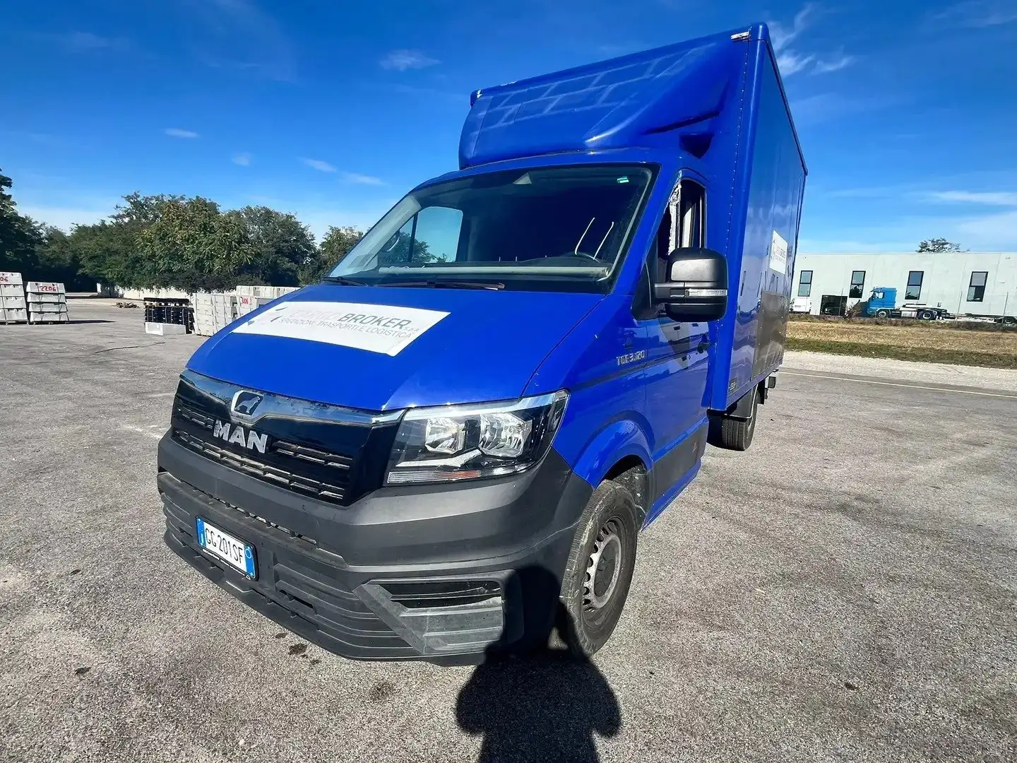 MAN Man TGE Sponda Idraudlica: targa GG201SF Bleu - 2