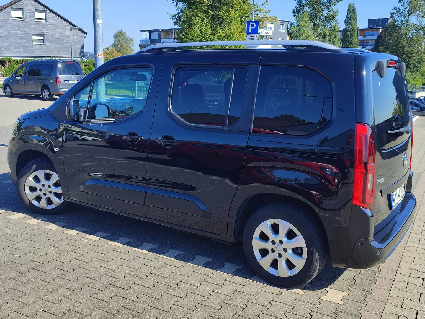 Opel Combo Life Combo Life 1.2 Turbo Start/Stop Edition Černá - 1