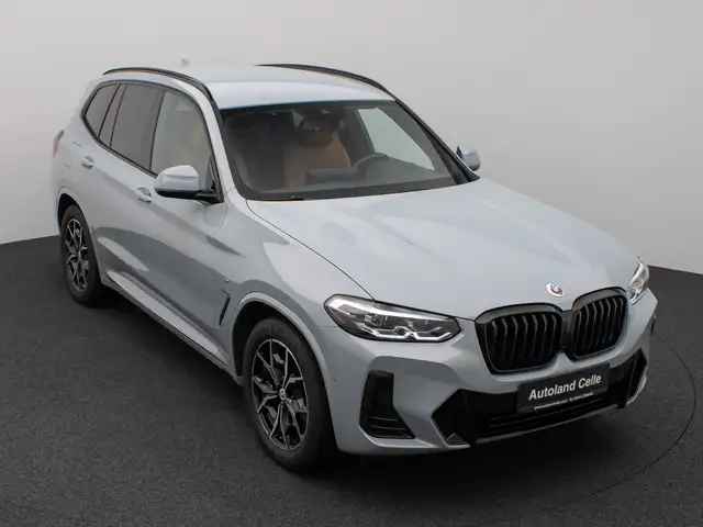 BMW X3 view 3