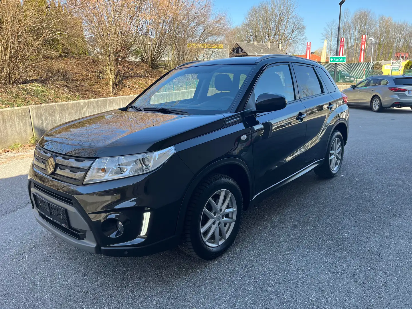 Suzuki Vitara Vitara 1,6 DDiS 4WD Shine DCT Aut. Shine Schwarz - 2