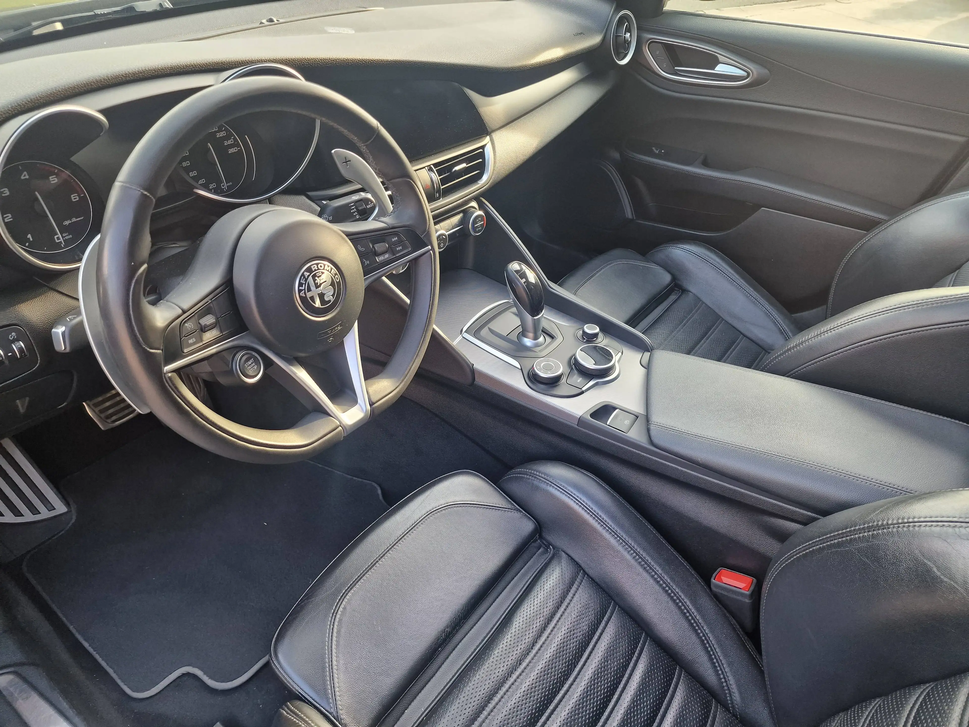 Alfa Romeo Giulia Giulia 2.2 JTDm AWD Veloce — photo 7