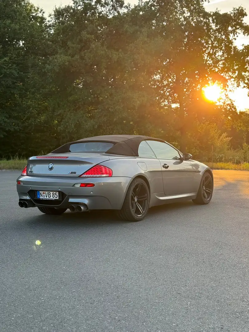 BMW M6 Cabrio Gri - 2