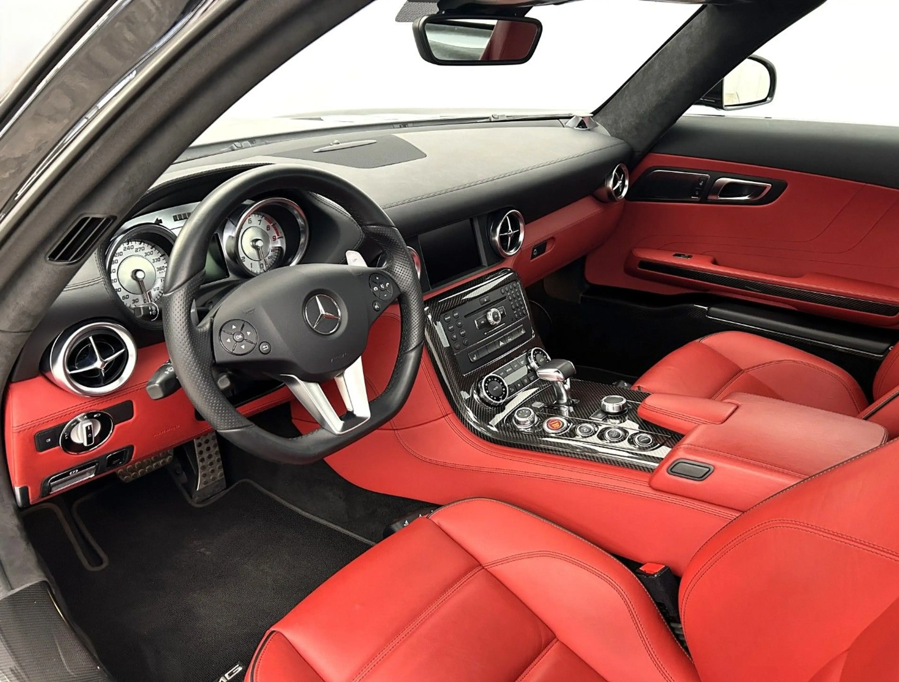Mercedes-Benz SLS Coupe °Keramikbremse & Carbonpaket° — photo 9